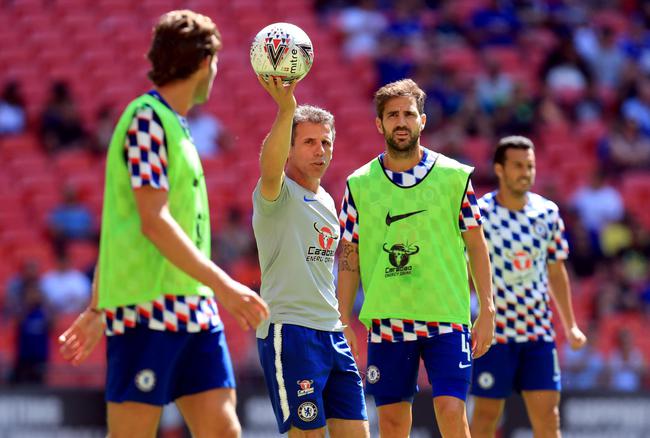 包含今晨切尔西备战社区盾，远射贴柱细节曝光，信心回归，身体对抗强度拉满的词条