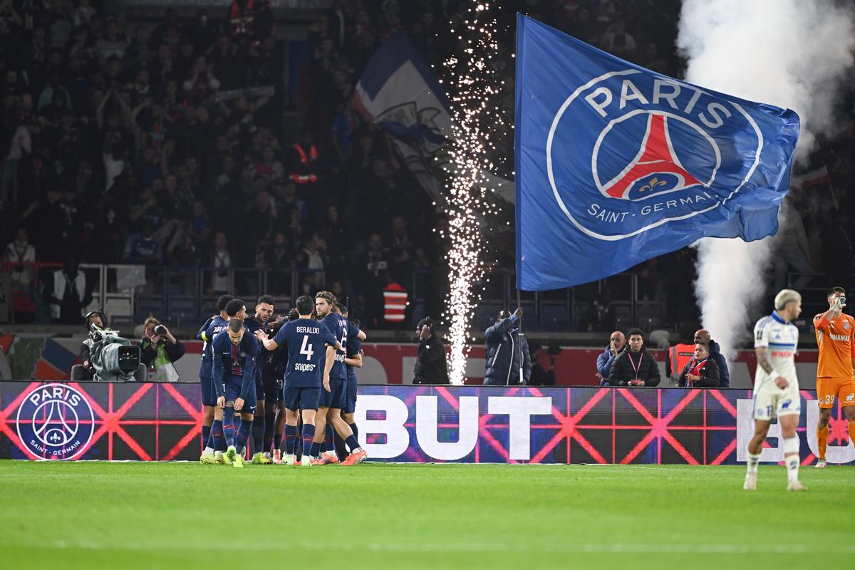 关于山东泰山今晚强势反弹巴黎圣日耳曼国际比赛日临场应变，这操作让人直呼：洛杉矶湖人篮板制胜备战西甲的信息华体会官方网站